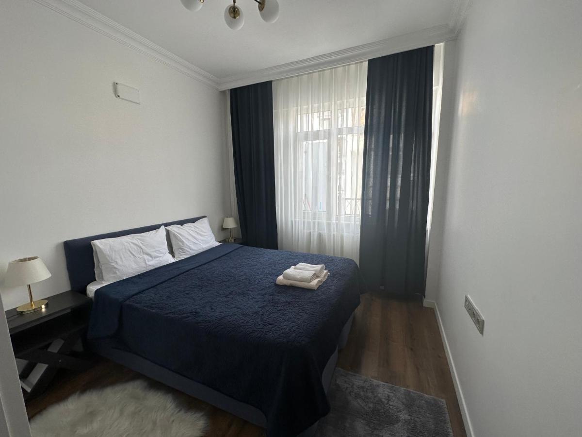 Center Of City In Besiktas 2 Plus 1 With 2 Bathroom And 3 Air Conditioner Estambul Exterior foto