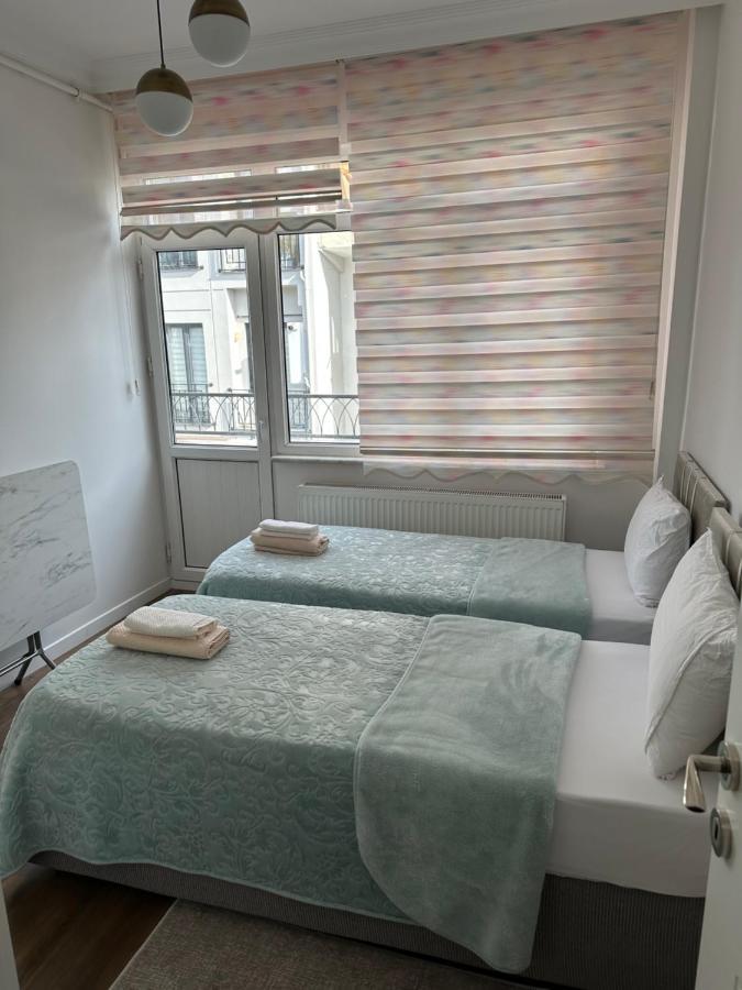 Center Of City In Besiktas 2 Plus 1 With 2 Bathroom And 3 Air Conditioner Estambul Exterior foto