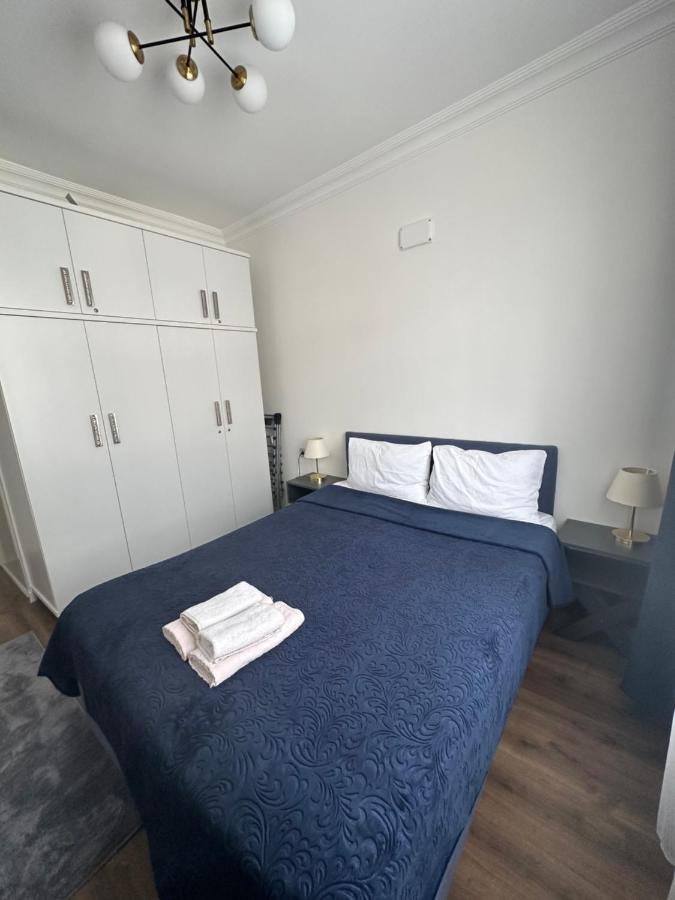 Center Of City In Besiktas 2 Plus 1 With 2 Bathroom And 3 Air Conditioner Estambul Exterior foto